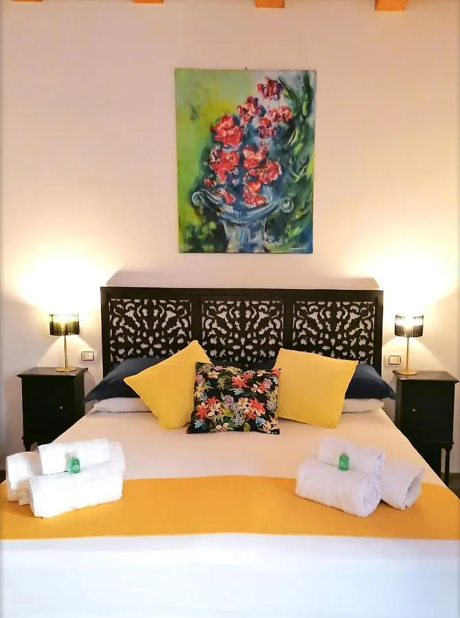Casa Busari Palerme 2*,
