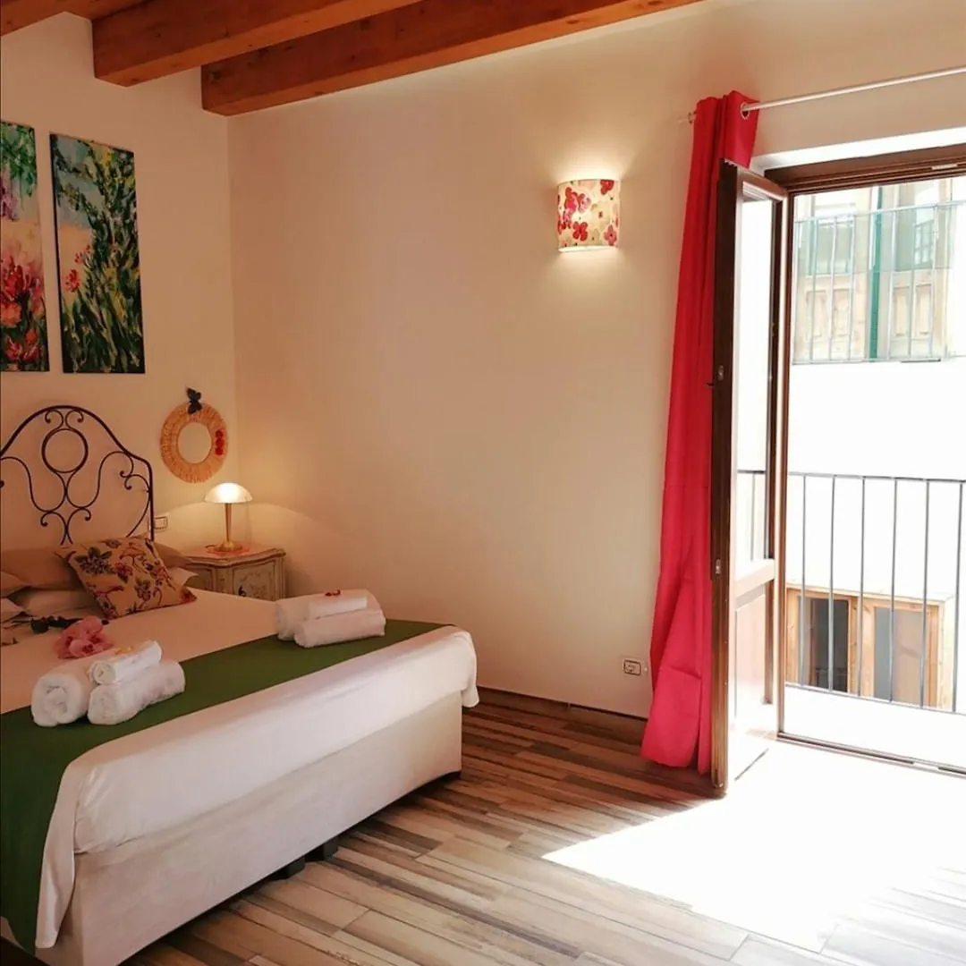 Casa Busari Palerme 2*,