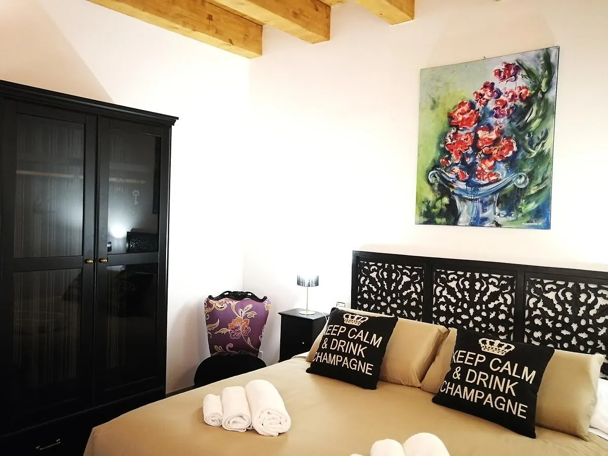 Casa Busari Palerme 2*,